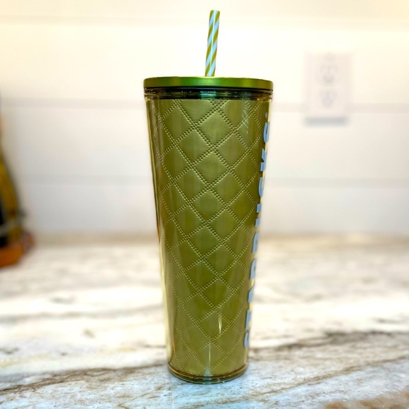 NWT STARBUCKS 2024 Holiday Gold Metallic Quilt 24oz Venti Cold Cup - Picture 2 of 8